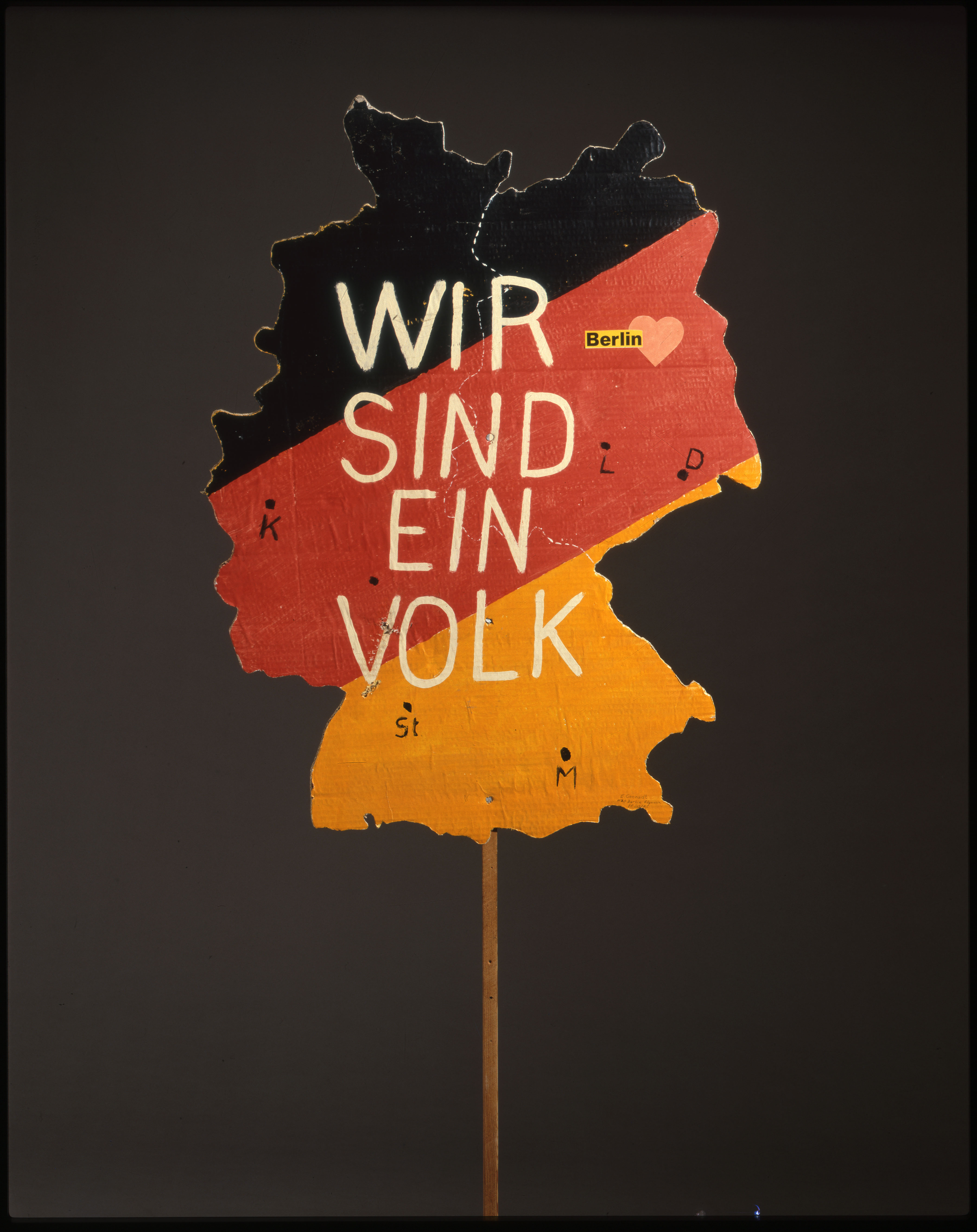 Schild bei einer Montagsdemonstration© Deutsches Historisches Museum, Berlin / S. Ahlers. image